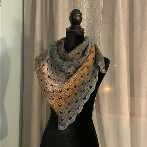 Fall shawelette  scarf - Picture 1 of 1
